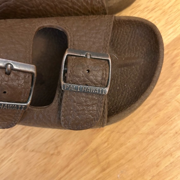 Pali Hawaii Buckle Sandals - Picture 4 of 8